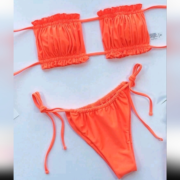 Orange bikini - Picture 1 of 1